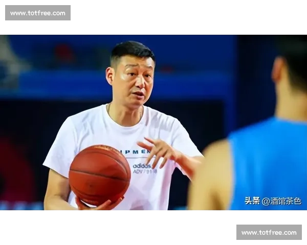 震惊！退役名宿变身教练，犀利点评让年轻队员直呼“太准了”！